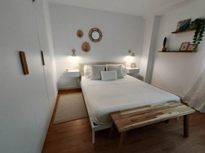 White & Wood Miño Apartament